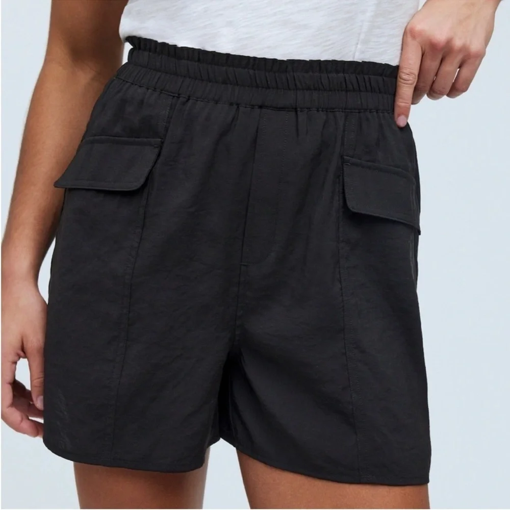 NEW Madewell Pull-On Cargo Shorts in Softdrape Size L Black